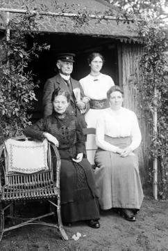 Dr. Joseph Schäfer, Gesellschaftsleben: Familie Ferber und Familie Rawe in Borken, August 1915