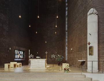 Kirchenhalle im Mutterhaus der Franziskanerinnen von der ewigen Anbetung zu Olpe, Neubau von 1963/1967, Architekt: Hans Schilling