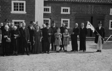 Hochzeitsgesellschaft Allendorf (2) auf Hof Allendorf, Nottuln, Ende 1940er Jahre