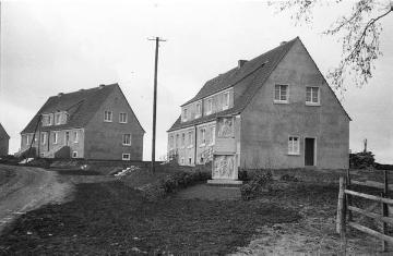 Nottuln, Niederstockumer Weg: Die ersten von später 16 Häusern der Bruderschaftssiedlung, errichtet auf Initiative der Bruderschaften St. Antoni und St. Martini zur Bekämpfung der Wohnungsnot nach dem 2. Weltkrieg