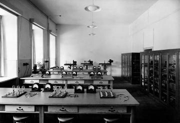 Übungsraum in der Staatlichen Landesbildstelle Hessen-Nassau, Frankfurt/Main - Fotoalbum ohne Verfasser, undatiert, um 1935?