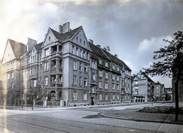 Dortmund, Lindemannstraße Ecke Essener Straße: Vierstöckige Wohnblöcke, erbaut 1909/10, undatiert, Aufnahmedatum zwischen 1928 und 1931