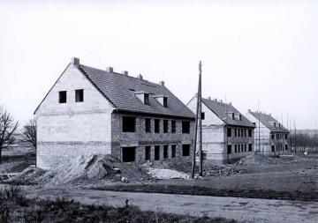 Herne, Flottmannstraße 41-45: Errichtung von 3 Wohnblöcken der Wohnstätten-GmbH Herne mit insgesamt 14 Mietwohnungen, Bauzeit 1953-1954