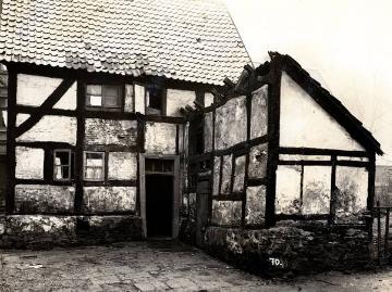 Baufälliges Fachwerkhaus, undatiert, 1920er Jahre - Ort und Fotograf nicht überliefert, zugeschrieben Ernst Krahn