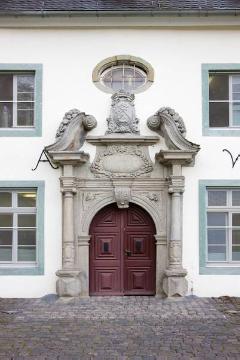 Barockportal des ehemaligen Dominikanerinnenklosters Paradiese (1258-1811) in Soest, Ortsteil Paradiese, nach Renovierung in den 1990er Jahren Sitz eines onkoligischen Gesundheitszentrums