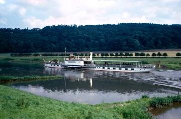 Raddampfer auf der Weser