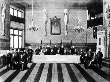 Der Provinzialständische Verwaltungsausschuss im Ständehaus am Domplatz, 1886