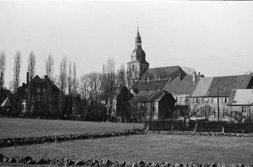 Nottuln mit Pfarrkirche St. Martinus, Ansicht aus Richtung Potthof, um 1947