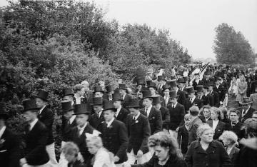 Nottuln, Juli 1948: Schützenfest der St. Martini-Bruderschaft - Schützenzug auf dem Rückweg vom Vogelschießen