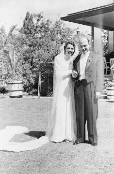 Hochzeit im Mai 1948: Karl Rhode (1917-2012) aus der Nottulner Fabrikantenfamilie Robert Rhode und Gattin Margret, geb. Hallermann (1925-1979)