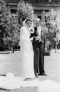 Hochzeit im Mai 1948: Karl Rhode (1917-2012) aus der Nottulner Fabrikantenfamilie Robert Rhode und Gattin Margret, geb. Hallermann (1925-1979)