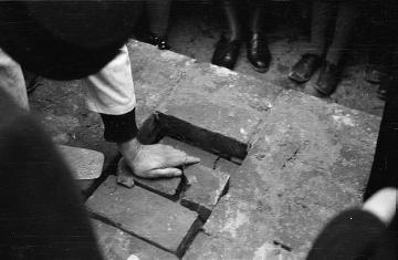 Nottuln, 14. November 1948: Feierliche Grundsteinlegung der Bruderschaftssiedlung am Niederstockumer Weg, initiiert von den Bruderschaften St. Antoni und St. Martini zur Bekämpfung der Wohnungsnot nach dem 2. Weltkrieg