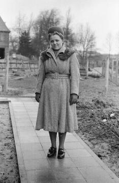 Junge Frau aus Nottuln (unbezeichnet), Ende 1940er Jahre