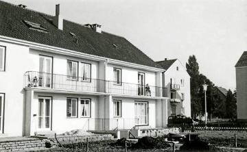Bielefeld-Heepen, Bernhard Kramer-Straße: Reihenhaussiedlung (100 Eigenheime) der Baugenossenschaft Freie Scholle, errichtet in den 1950er Jahren, undatiert, um 1956?
