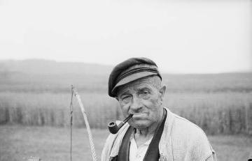 Begegnung während einer Dienstreise des Fotografen nach Pfullingen (Baden-Württemberg): Bauer auf der Schwäbischen Alb, Ende 1940er Jahre