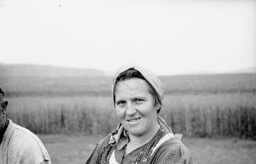 Begegnung während einer Dienstreise des Fotografen nach Pfullingen (Baden-Württemberg): Bäuerin auf der Schwäbischen Alb, Ende 1940er Jahre