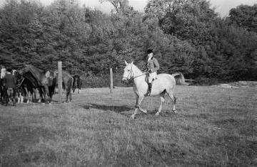 Reiterverein Nottuln - Zusammenkunft vor einer Fuchsjagd (?), undatiert, um 1948
