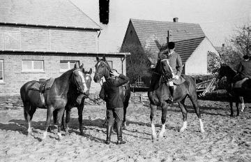 Reiterverein Nottuln - Aufbruch zu einem Ausritt, undatiert, um 1948