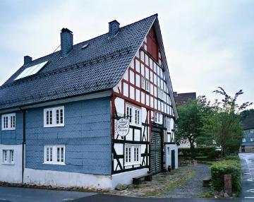 Rucksackherberge Kirchhundem-Heinsberg, errichtet in einem 200 Jahre alten Bauernhaus, Talstraße 48