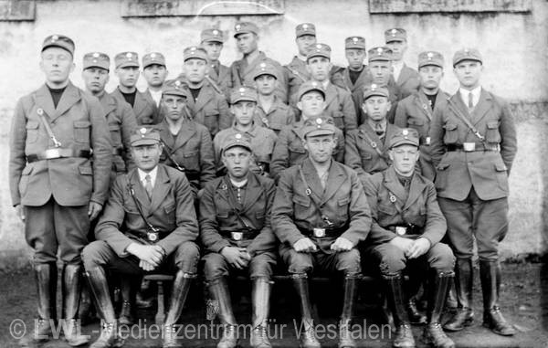 12_221 Slg. Franz Dempewolff: Dorfleben im Schmallenberger Sauerland 1912-1940er Jahre