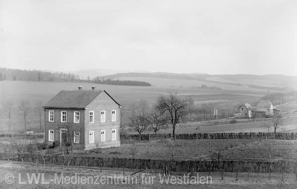 12_378 Slg. Franz Dempewolff: Dorfleben im Schmallenberger Sauerland 1912-1940er Jahre