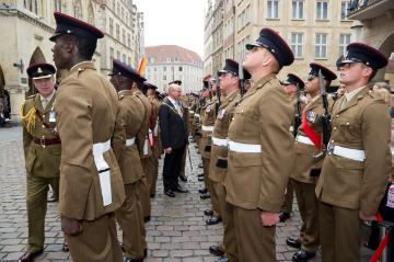 Abzug der letzten Britischen Streitkräfte aus Münster am 4. Juli 2013: HRH Andrew, The Duke of York, und Oberbürgermeister Markus Lewe bei der Verabschiedung des 1st Battalion The Yorkshire Regiment zum Abschluss ihrer letzten Parade auf dem Prinzipalmarkt