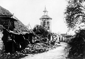 Kriegsschauplatz Reims und die Champagne (Frankreich) 1914: Das zerstörte Schloss Brimont bei Reims