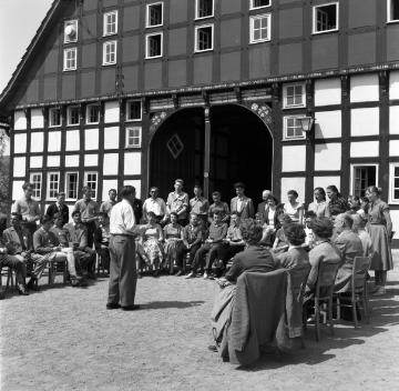 Jugendhof Vlotho: Chor vor dem Eingang zum Altbau