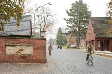Britische Armeestandorte in Westfalen: Gütersloh, Mansergh-Kaserne, Einfahrt - Sitz des Königlichen Artillerie-Regiments, geplante Standortschließung nach 2017