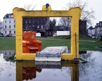 "Bulmker Orange Barock", Gelsenkirchen-Bulmke-Hüllen: Skulptur des ortsansässigen Künstlers Hans Achim Wagner im Bürgergarten "Orangeplatz", 2006 neu gestaltet.