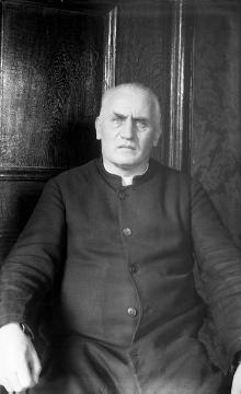 Pastor Boeckeler, Wormbach 1928 - geboren in Warstein, Vikar in Medebach, Pastor in Silbach, ab Juli 1914 Pastor in Wormbach bis zu seinem Tode im Juni 1937