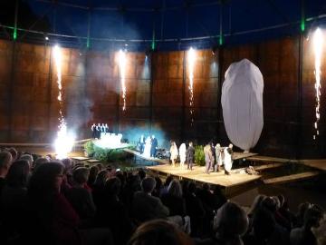 Highlight der Spielzeit, Münster 2012: Shakespeares „Sommernachtstraum“, Aufführung des Wolfgang Borchert Theaters im stillgelegten Gasometer am Albersloher Weg 170