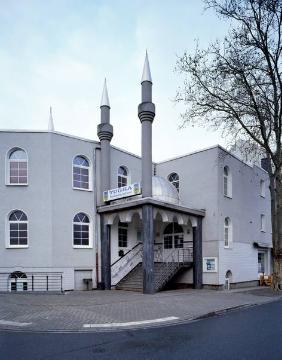 "Tugra Kultur Zentrum" mit Moschee in Gelsenkirchen-Bulmke-Hüllen, errichtet 2001, Kesselstraße 25-27 am Bürgerpark Orangeplatz