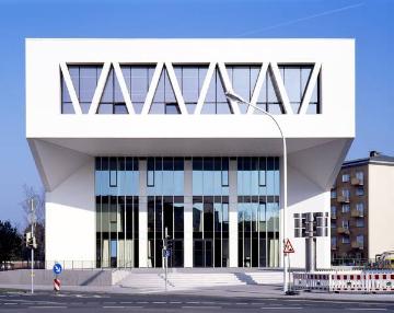 Städtische Musikschule Hamm, Kolpingstraße, gegründet 1940, umgebaut 2011/2012 zu einem dreistöckigen Komplex mit großer Konzerthalle (Wulf Architekten, Stuttgart)