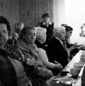 Eine sonntägliche Bibelstunde im Bet- und Gemeinschaftshaus Freudenberg-Mausbach mit anschließendem Kaffeetrinken
