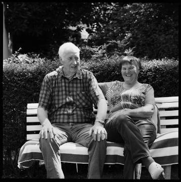 Seit 60 Jahren leidenschaftlicher Brieftaubenzüchter: Der Gelsenkirchener Johannes Sandmann und Frau Sandmann