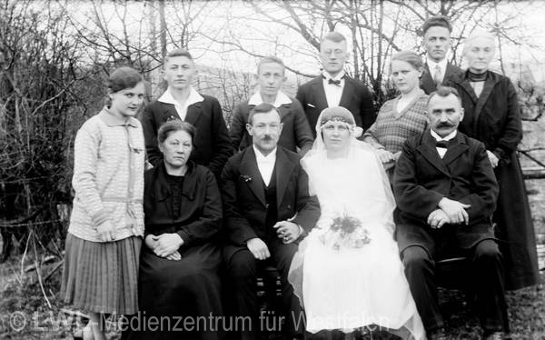 12_238 Slg. Franz Dempewolff: Dorfleben im Schmallenberger Sauerland 1912-1940er Jahre