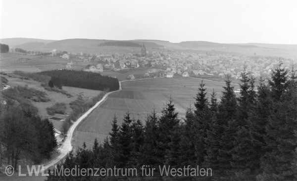 12_455 Slg. Franz Dempewolff: Dorfleben im Schmallenberger Sauerland 1912-1940er Jahre