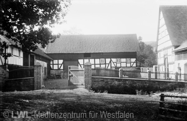 12_443 Slg. Franz Dempewolff: Dorfleben im Schmallenberger Sauerland 1912-1940er Jahre