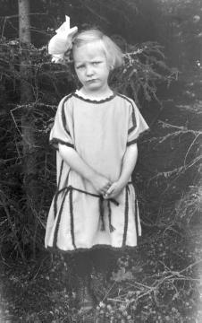 Familie Franz Dempewolff, Wormbach: Tochter Maria-Elisabeth 1924, das jüngste von neun Kindern, geboren 1919