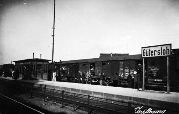 Erster Weltkrieg, Bahnhof Güterloh 1914: Verpflegung von Soldaten auf der Durchreise zur Front