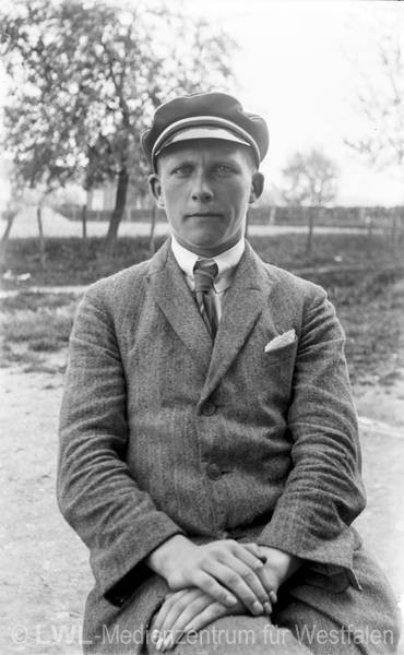 12_52 Slg. Franz Dempewolff: Dorfleben im Schmallenberger Sauerland 1912-1940er Jahre
