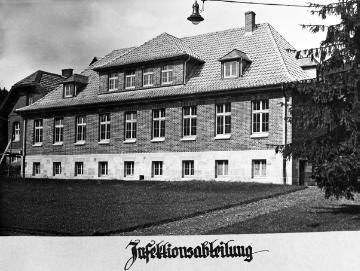St. Johannes-Stift Marsberg, um 1928: Infektionsabteilung. Provinzial-Heilanstalt für Kinder- und Jugendpsychiatrie, errichtet um 1911. Undatiert.