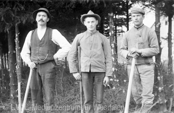 12_334 Slg. Franz Dempewolff: Dorfleben im Schmallenberger Sauerland 1912-1940er Jahre