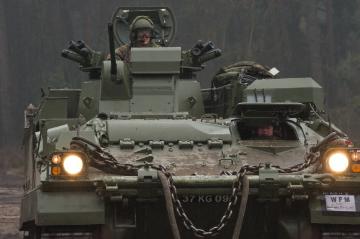 Übung der britischen Armee auf dem Truppenübungsplatz Paderborn-Sennelager: Panzer des 2nd Close Support Battalion REME Royal Electrical and Mechanical Engineers (Instandsetzungsbattalion der 7. Panzerbrigade)