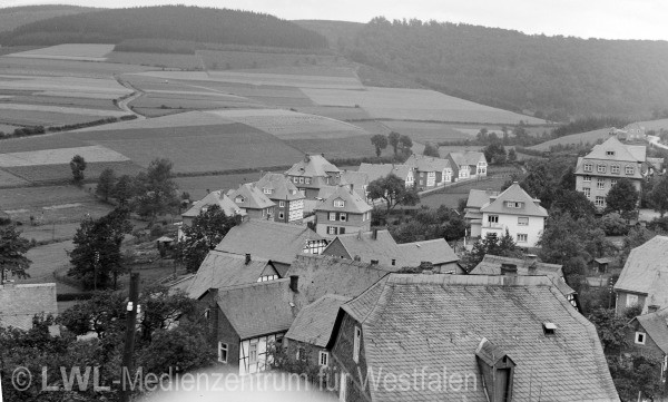12_399 Slg. Franz Dempewolff: Dorfleben im Schmallenberger Sauerland 1912-1940er Jahre