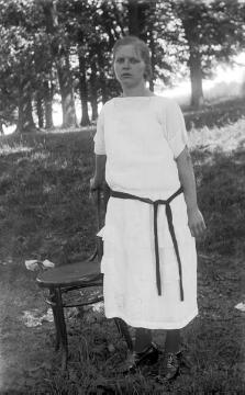 Familie Franz Dempewolff, Wormbach: Tochter Emma, um 1926? - ab 1935 verheiratet mit Johannes Vogt, als einziges von neun Kindern in Wombach verblieben