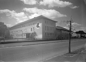 Firmengebäude der Claas Landmaschinenfabrik (CLAAS KGaA mbH). Harsewinkel, Münsterstraße, 1950