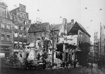 Stadtsanierung: Abriß der ersten Häuser am Drubbel 1906