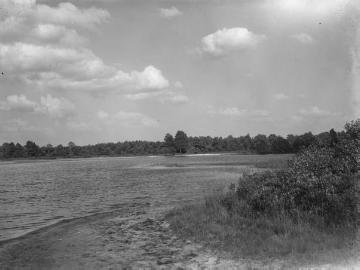 Der Erdfallsee nahe dem Heiligen Meer bei Hopsten, ca. 1930.